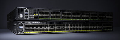 LANCOM Core Switch CS-8132F & Aggregation Switch YS-7154CF Collage von LANCOM Core Switch CS-8132F & Aggregation Switch YS-7154CF